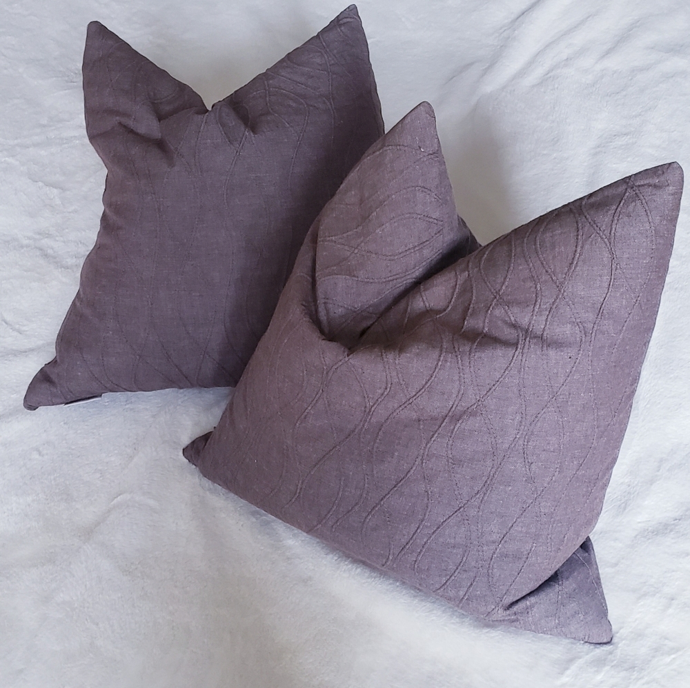 ✔️SOLD 2x CK- Down Pillows - Picture 13 of 15